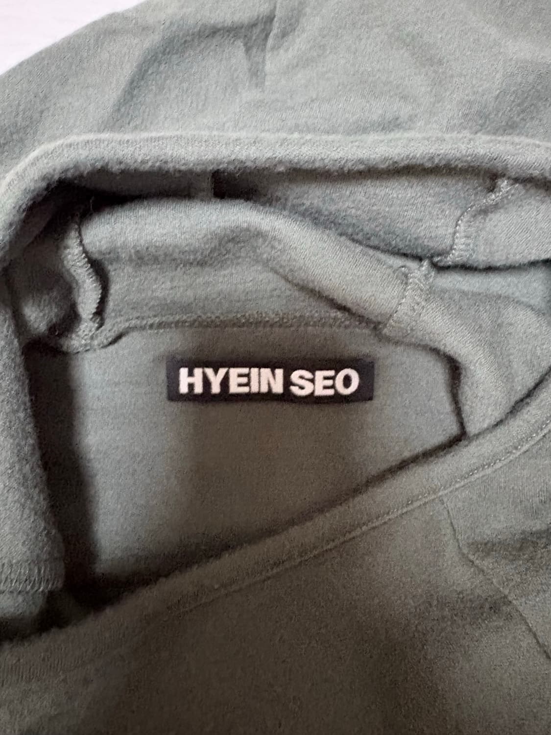 Hyein seo 혜인서 테크 울 후디 상품이미지3