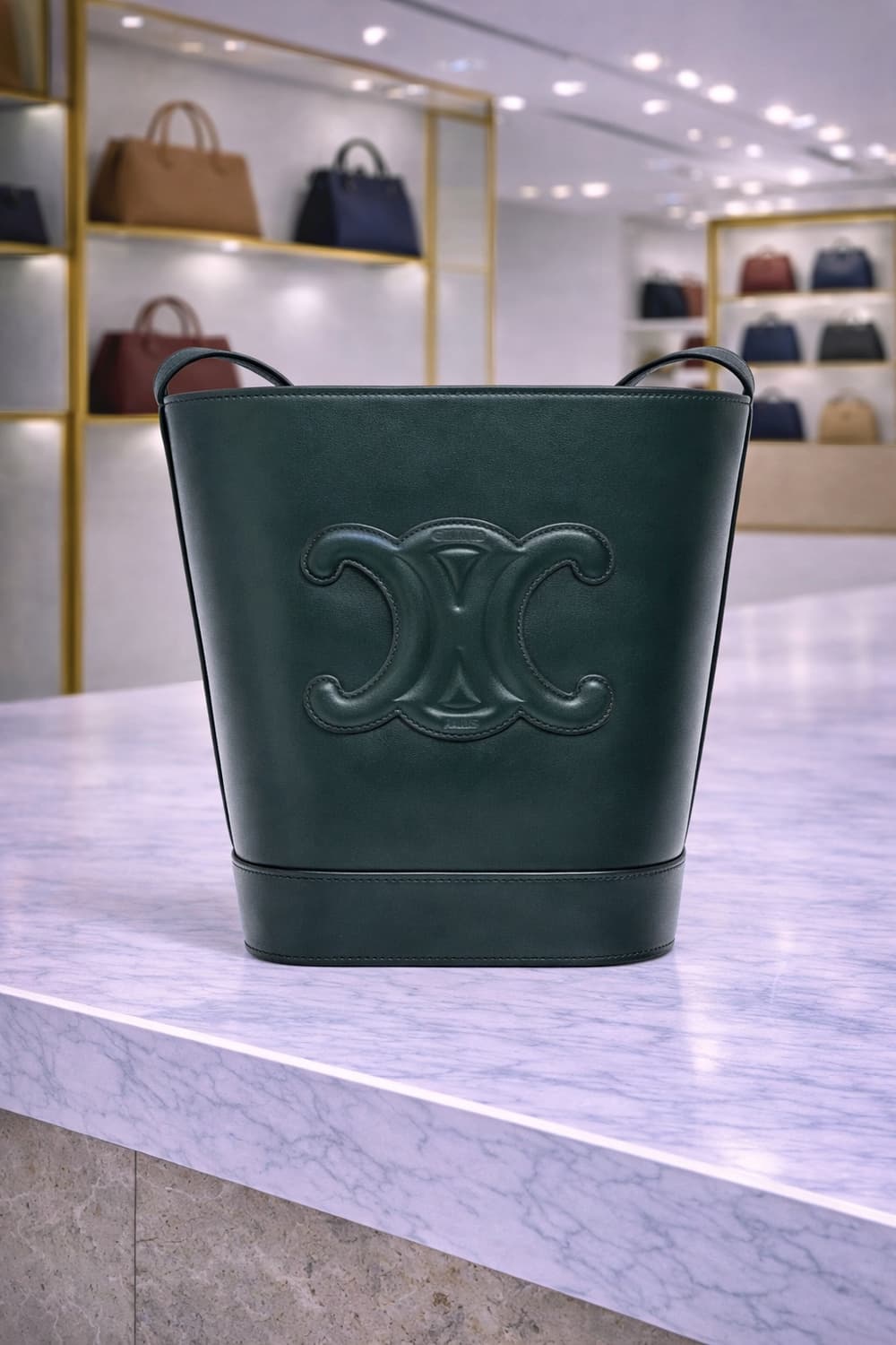 [S급] 셀린느 퀴르 트리옹프 스무스 카프스킨 버킷백 판매합니다!!! 상품이미지1