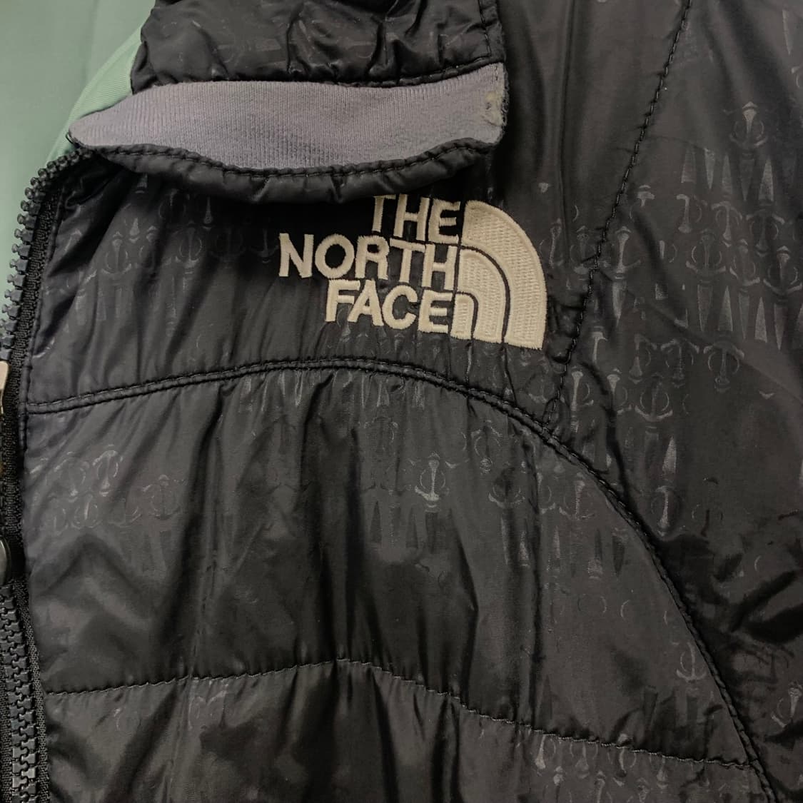 노스페이스 자수로고 윈드 경량 패딩 상품이미지4