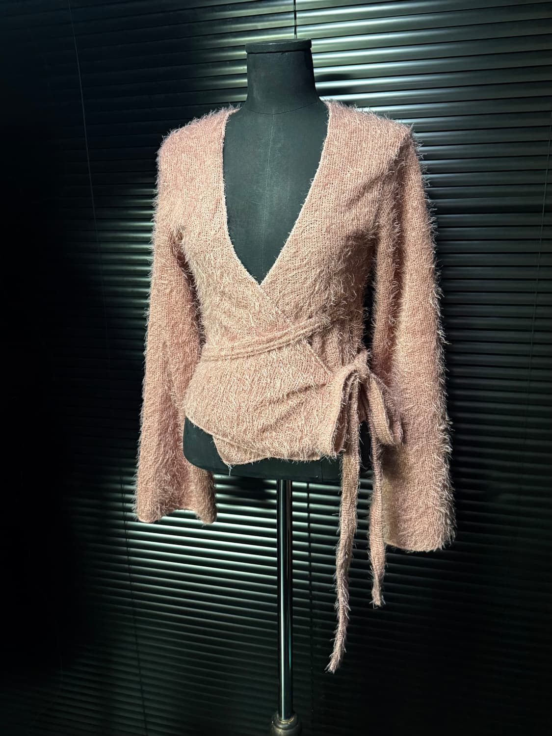 새벽 털 부클 니트 핑크 끈 랩 긴팔 니트 가디건 브이넥 갸루 로리걸 상품이미지1