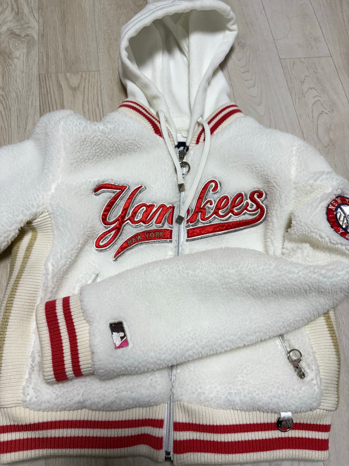 MLB 뉴욕양키즈 크림 양털 후리스 후드집업 상품이미지1