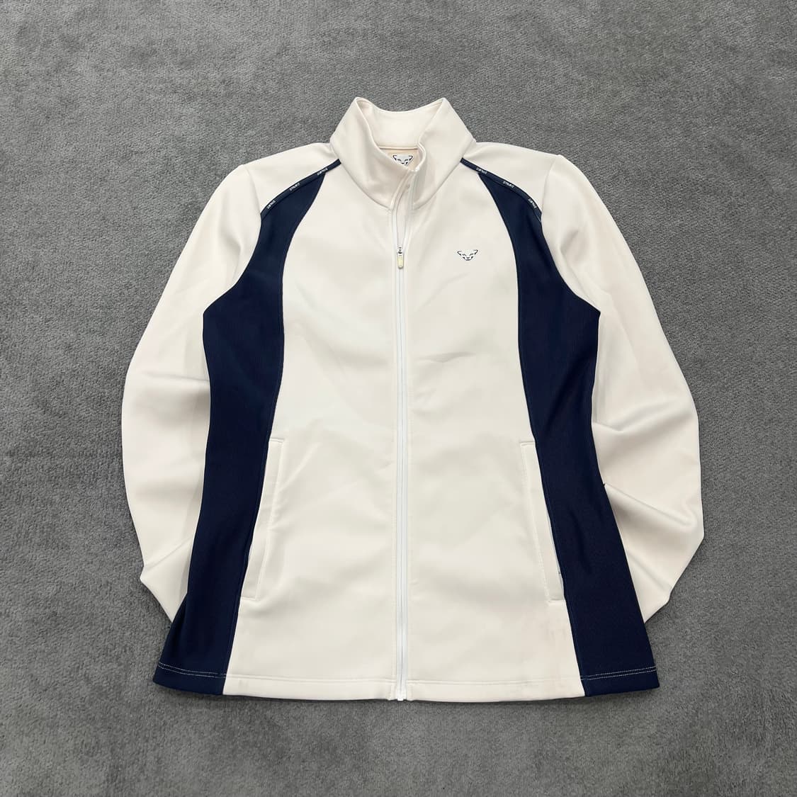 M 다이나핏 화이트 네이비 배색 자켓 상품이미지1