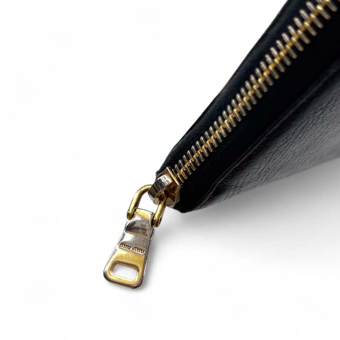 미우미우 집 어라운드 지갑 상품이미지6