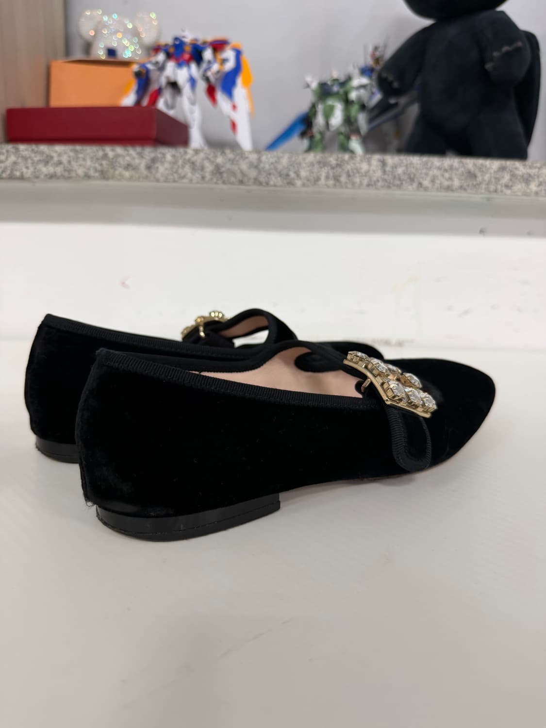 정품) 로저비비에 블랙 벨벳 큐빅 장식 플랫 슈즈 37 상품이미지4
