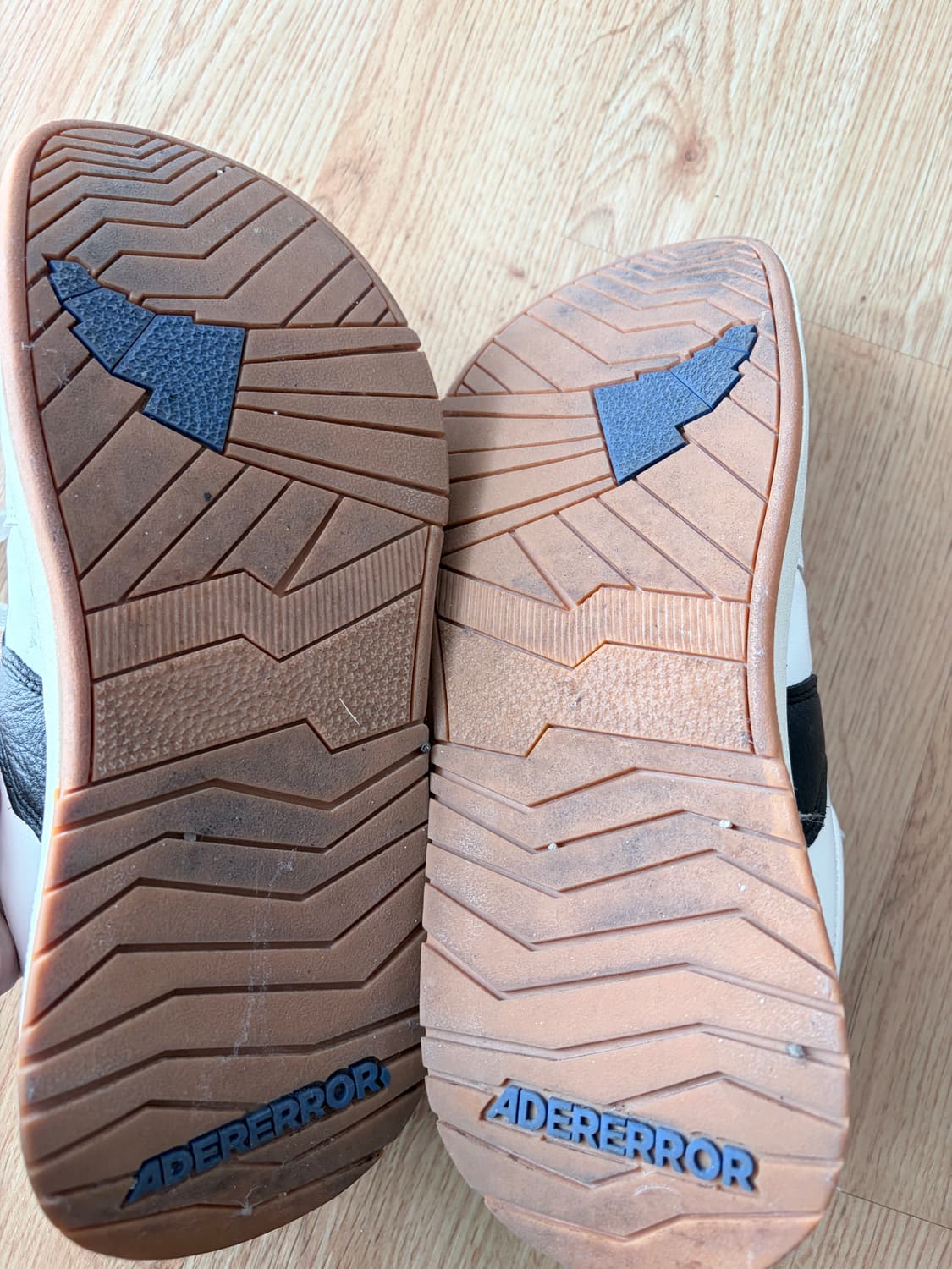 아더에러 로그 바우스 화이트 270 상품이미지5