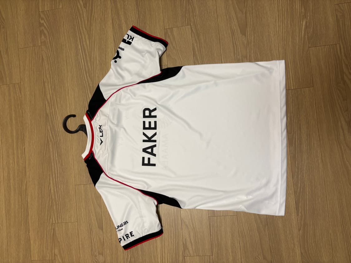 T1 2026 LCK 반팔 유니폼 (페이커 마킹) 상품이미지2