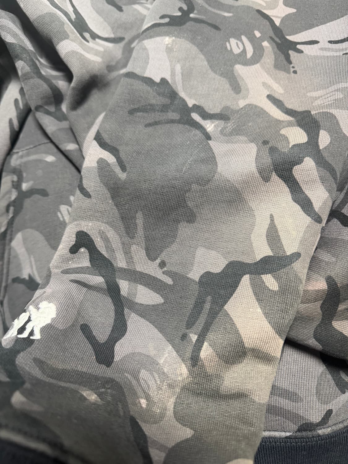 에이프 흑계 후드 집업 상품이미지6