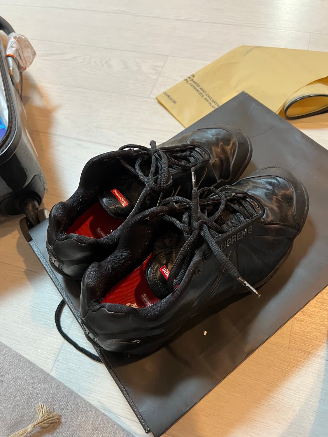 나이키 슈프림 에어 줌 코즈포짓 블랙 275 상품이미지6