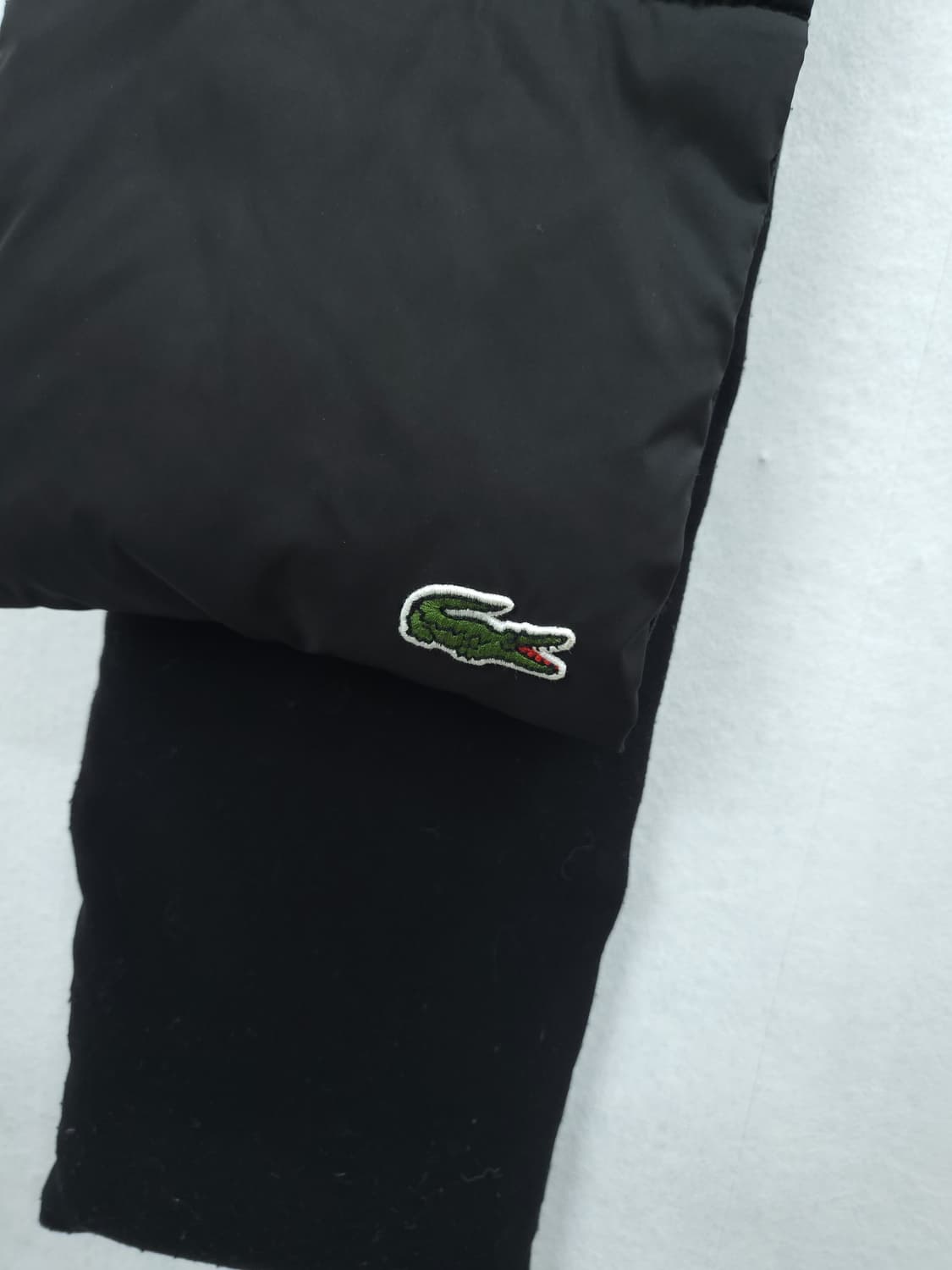 라코스테(Lacoste) 구스다운 패딩 머플러 블랙 새제품급 상품이미지6