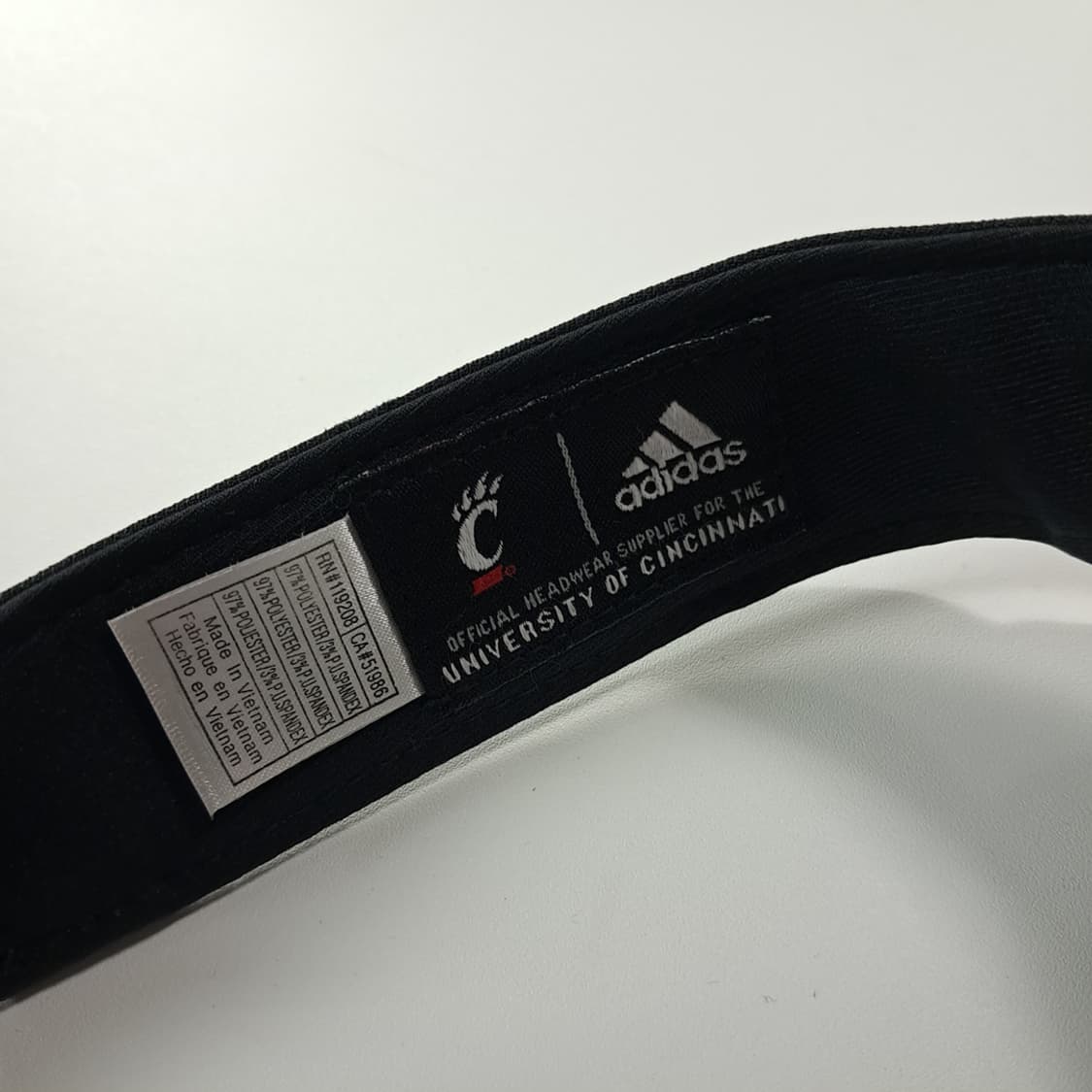 아디다스 신시내티 대학교 베어캣츠 풋볼 블랙 썬바이저 P2104 상품이미지6