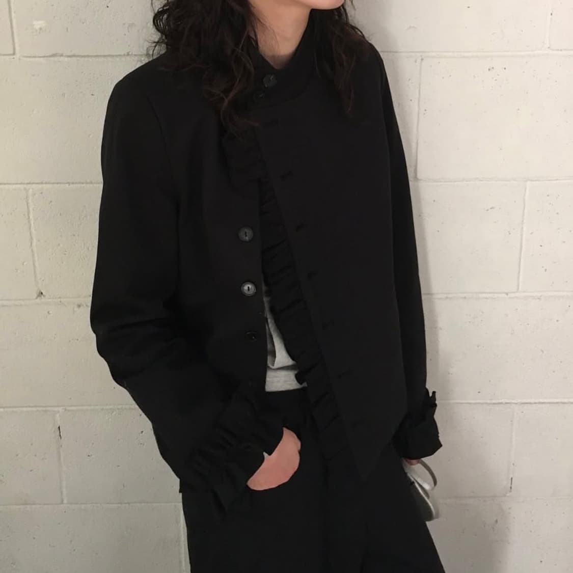 프릴 블랙 사선 버튼 자켓 상품이미지2