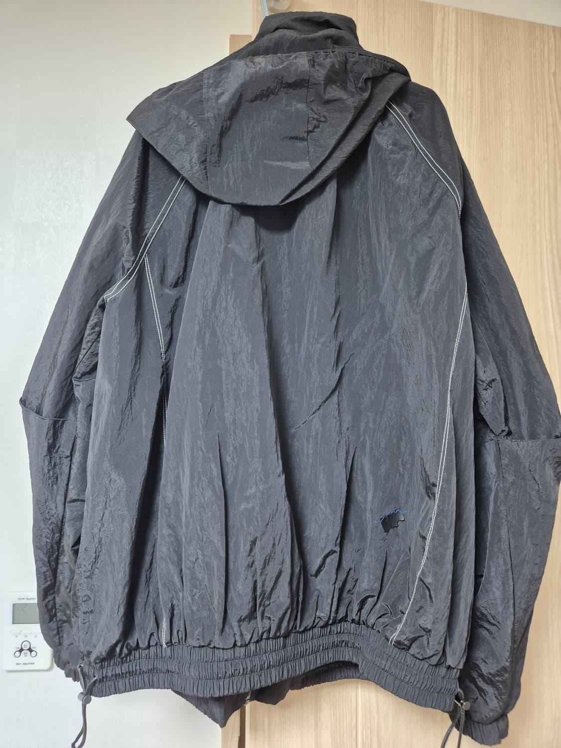 아더에러 스컬프처 트랙 집업  상품이미지4