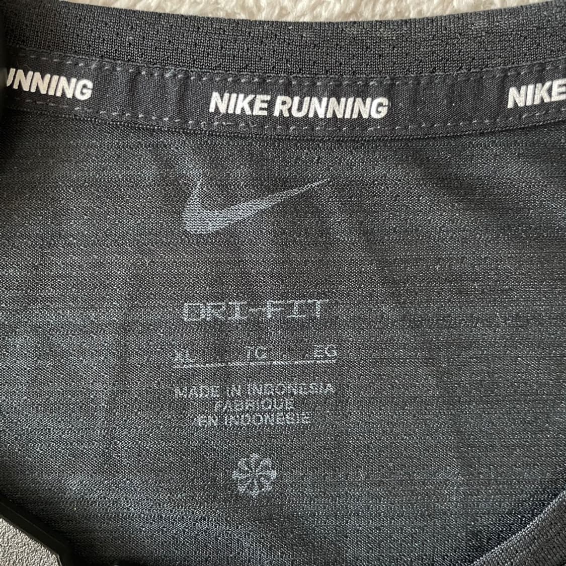XXL 나이키 신형 러닝 드라이핏 반팔티 110 상품이미지4