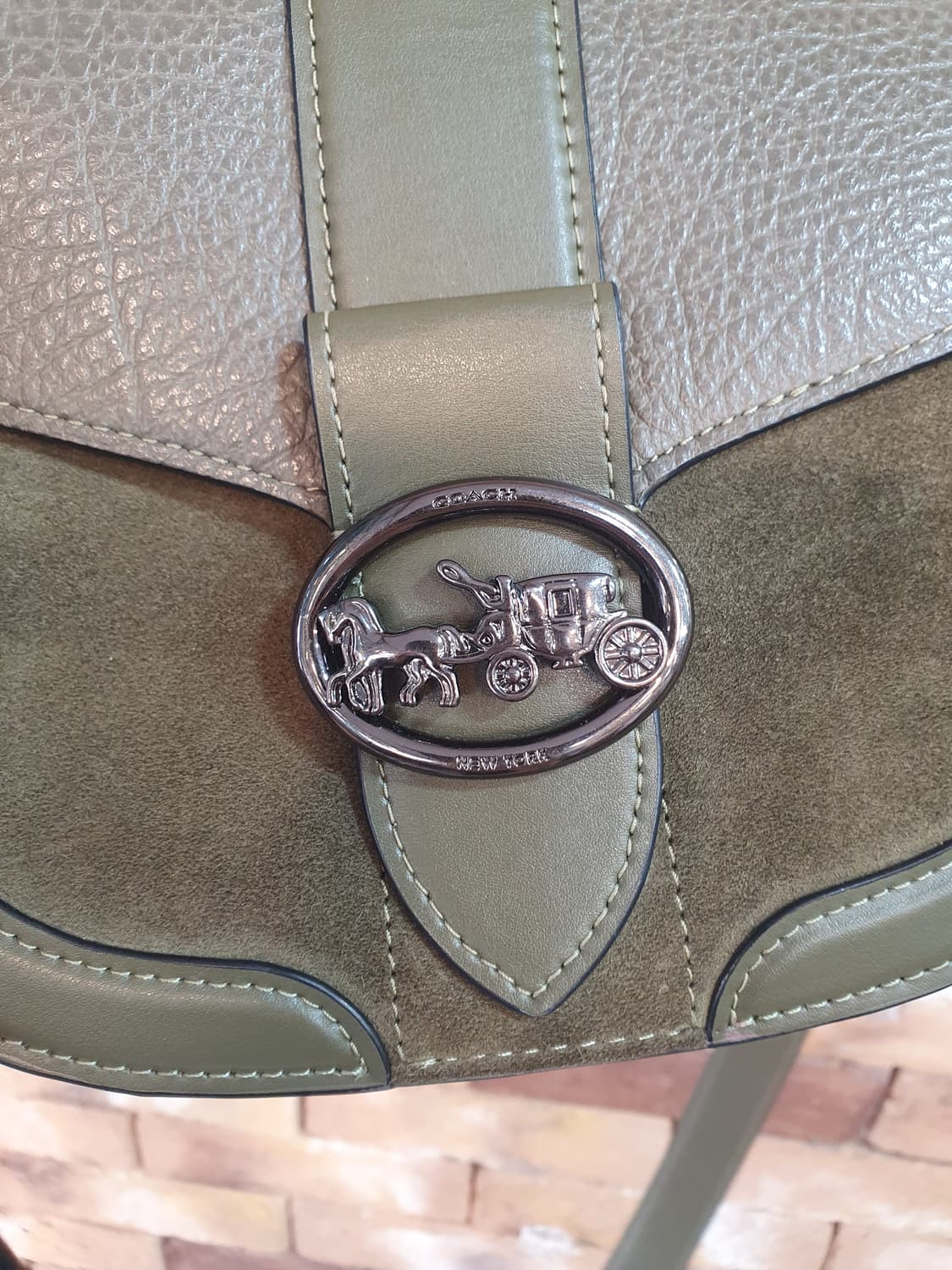 코치 카키 스웨이드 크로스백  상품이미지5