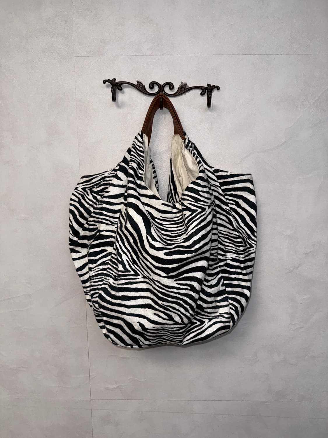 Black & white zebra big tote bag 상품이미지1