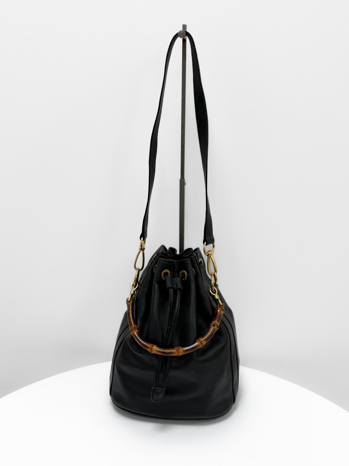 구찌 뱀부 레더 드로우스트링 2WAY 버킷백 상품이미지3