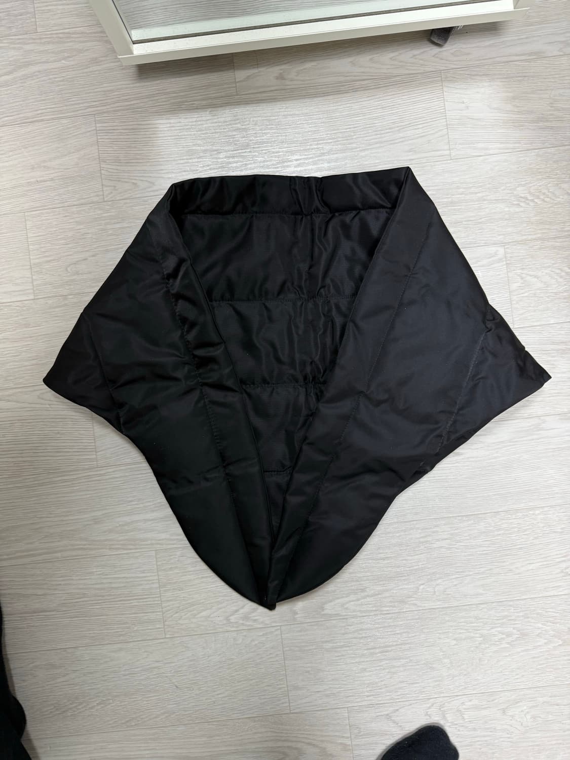 (자크뮈스) 르 반다나 카풀로 패디드 반다나 블랙 상품이미지3