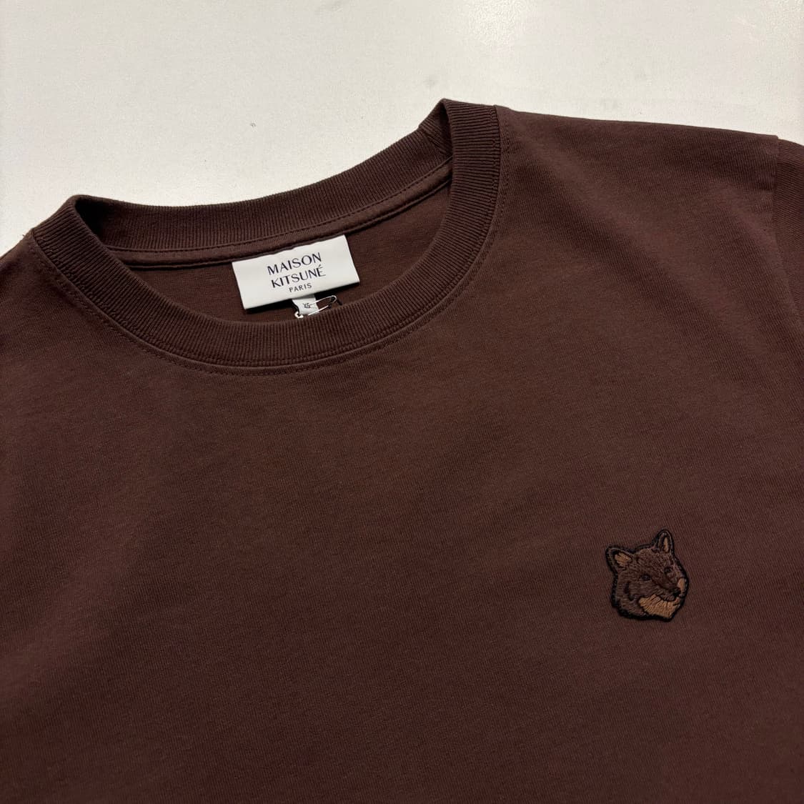 [XS] 24FW 메종키츠네 폭스 와펜 브라운 반팔티 C817 상품이미지3