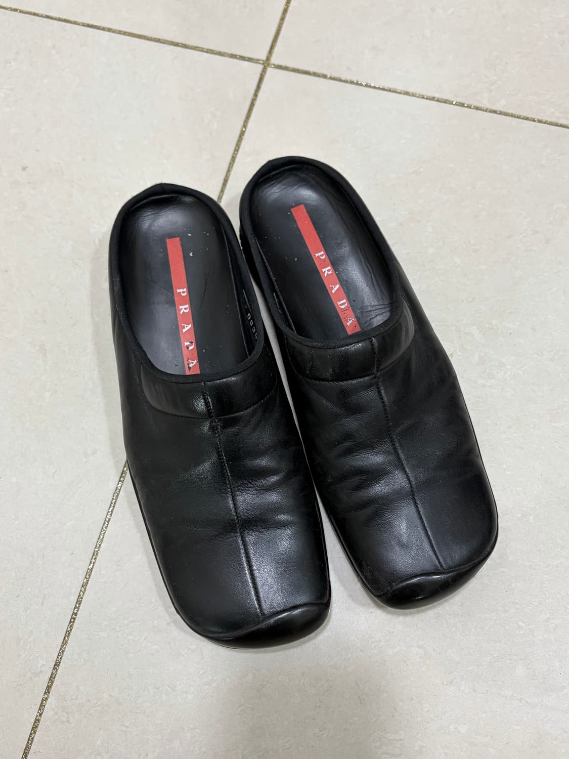 프라다 빈티지 레더 슬립온 로퍼 상품이미지1