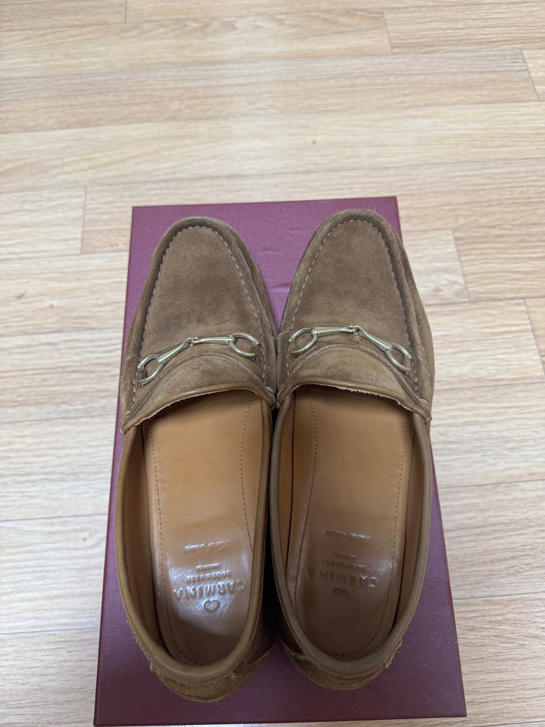 [UK9] 까르미나 홀스빗 로퍼 스너프 스웨이드 상품이미지2