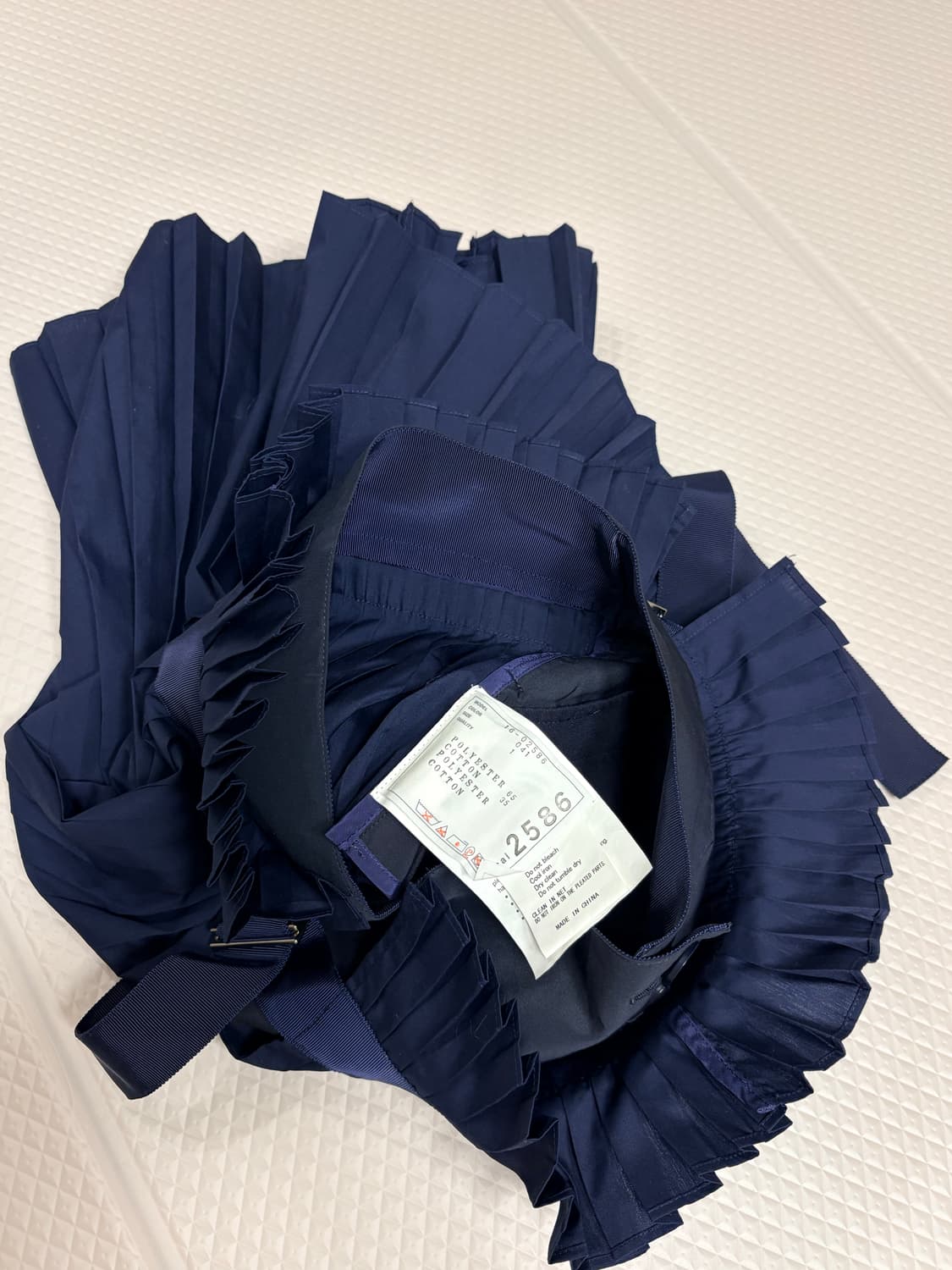 사카이 컬렉션런웨이  플리츠버뮤다팬츠 상품이미지7