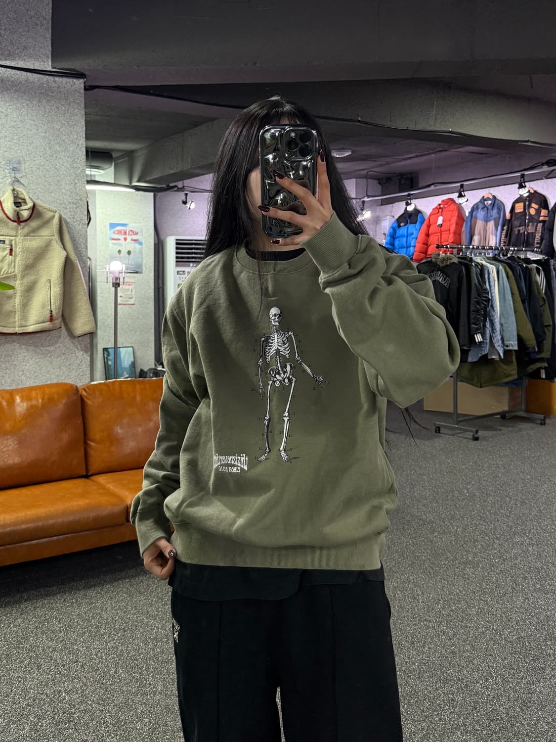 디스이즈네버댓 카키 스켈레톤 프린팅 맨투맨 B4366 상품이미지1