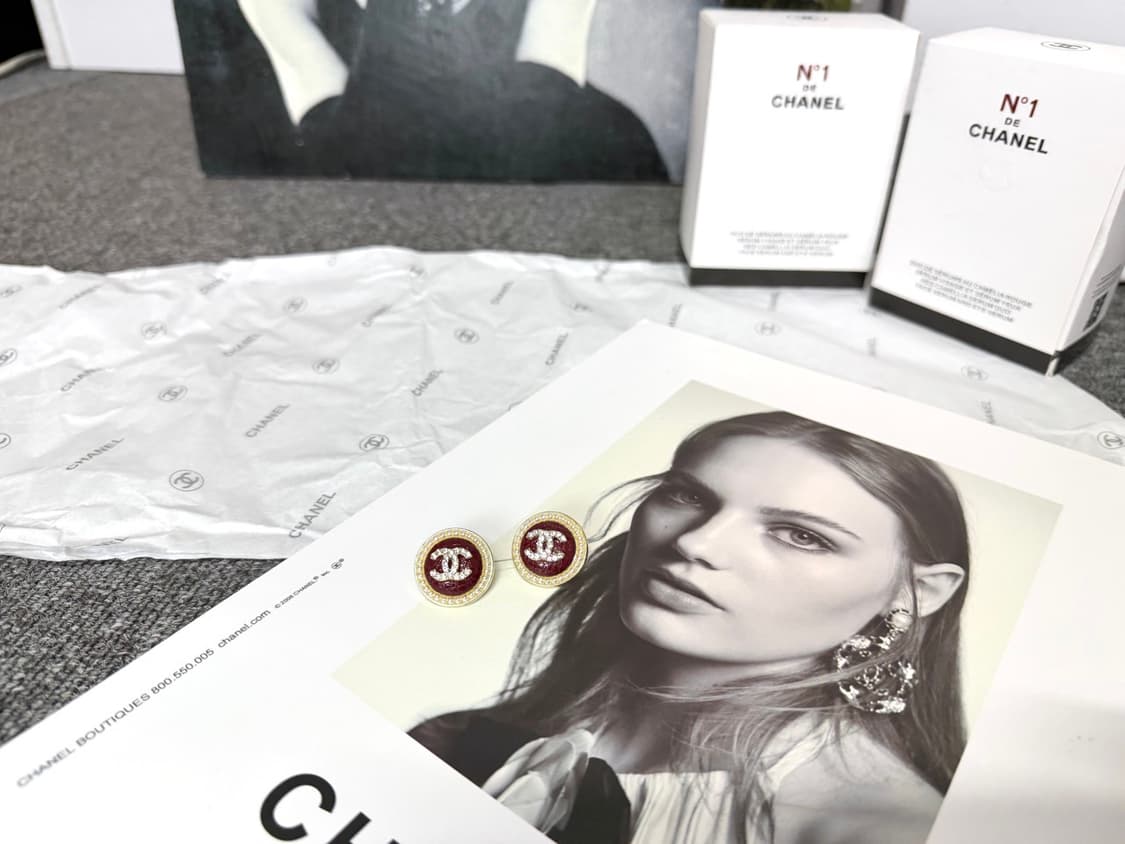 샤넬 CC 포인트 크리스탈 레드 이어링 상품이미지10