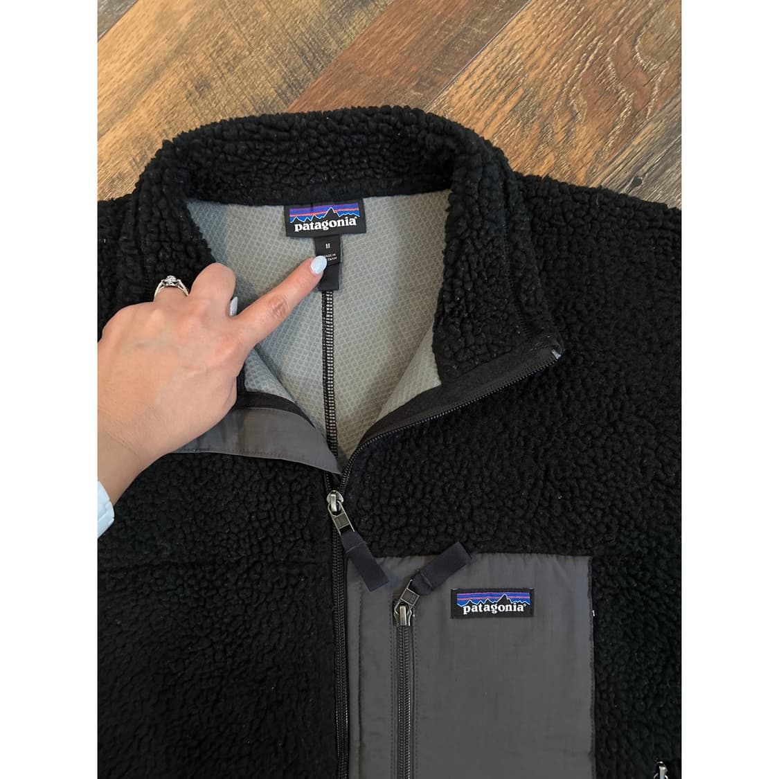 파타고니아 클래식 레트로-X 플리스 자켓 블랙 상품이미지2