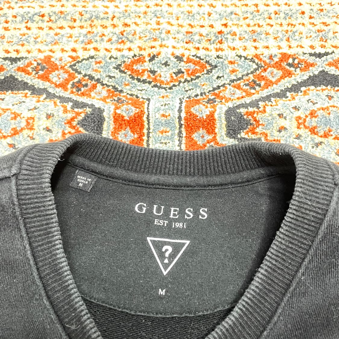 게스 스펠로고 블랙 맨투맨 여성M 상품이미지4