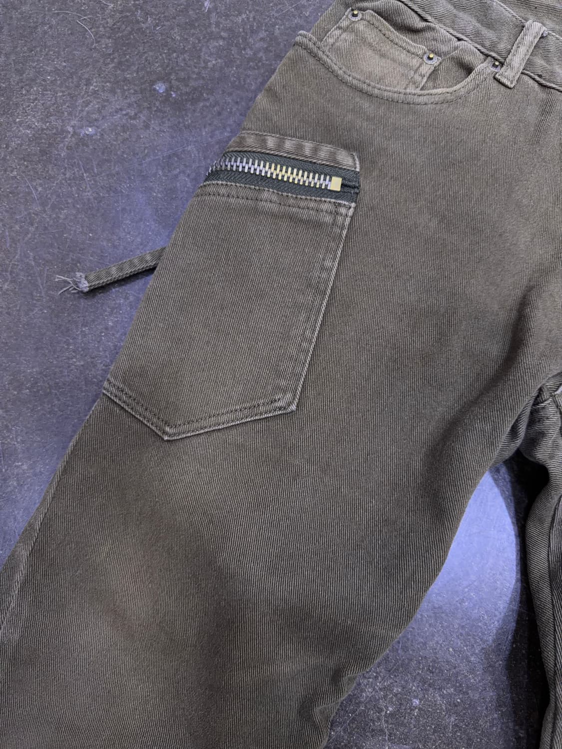 디스퀘어드2 지퍼 포켓 빈티지 워싱 스트레이트핏 카고팬츠 48 상품이미지5