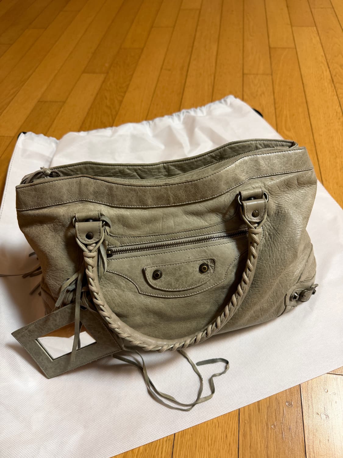 발렌시아가 시티 모터백 상품이미지1