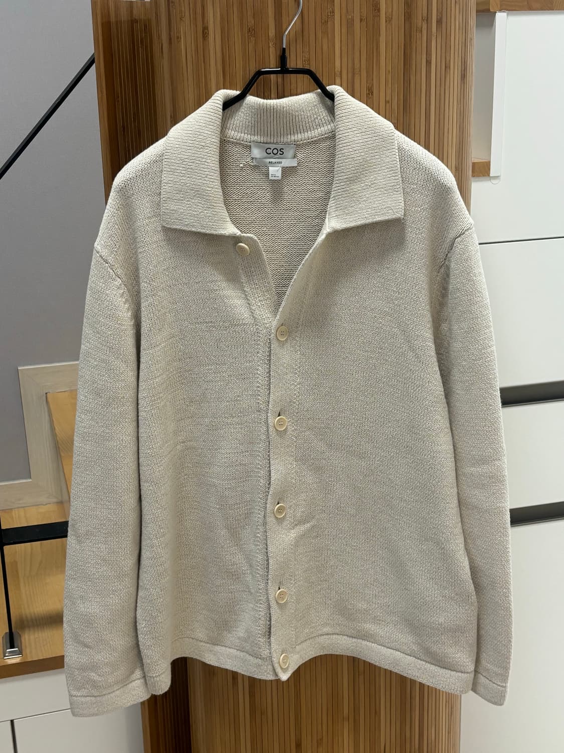 코스 릴랙스드 핏 칼라 가디건 상품이미지1