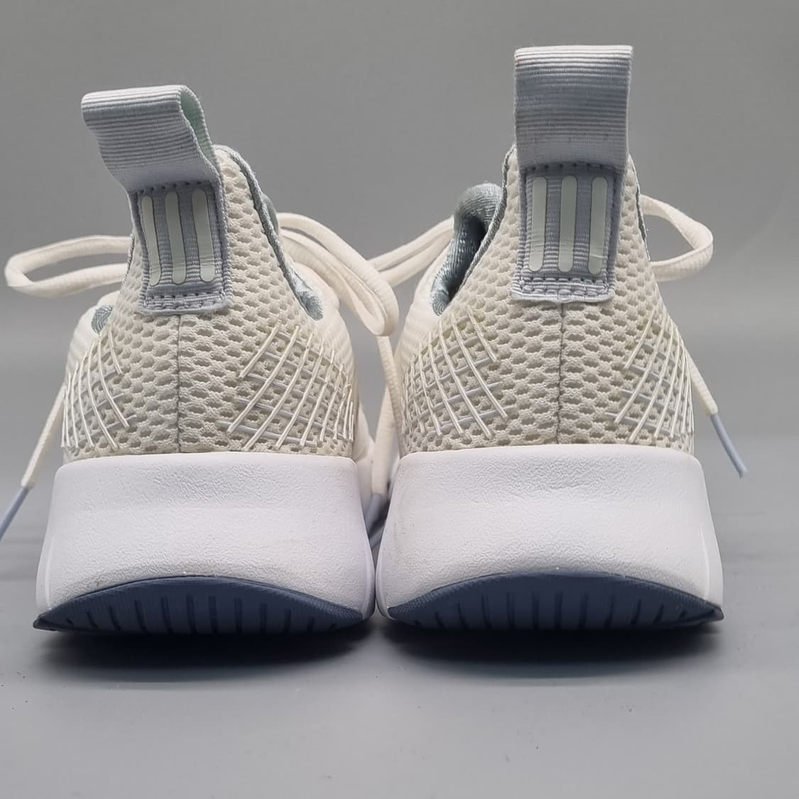 아디다스 오즈위고 런 여성운동화230  상품이미지4