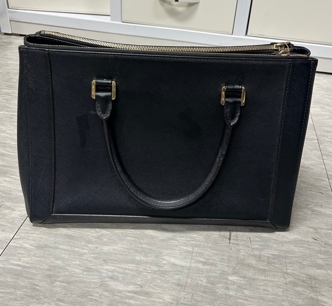 MCM 블랙 사피아노 레더 토트백 상품이미지4