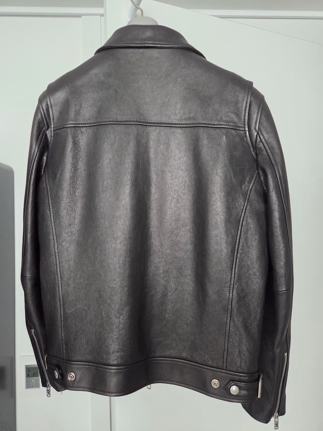 느와르라르메스 스탠다드 가죽자켓 44 사이즈 판매합니다 상품이미지2