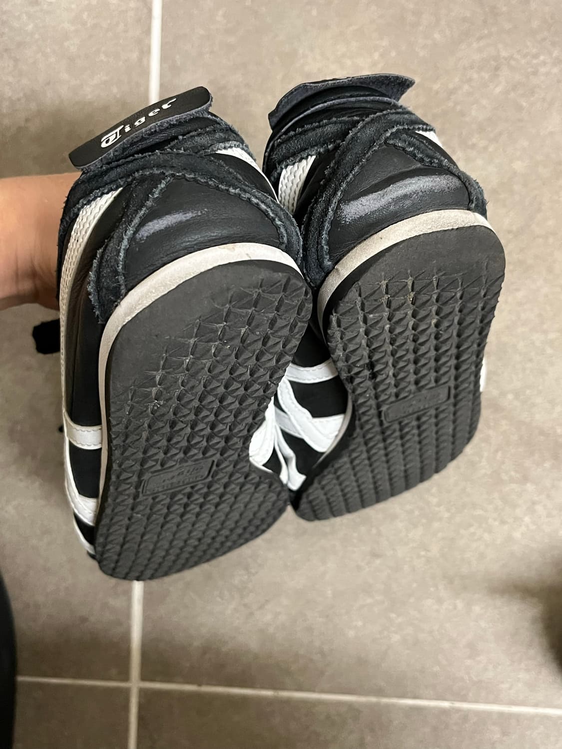 오니츠카타이거 멕시코66 블랙 화이트 245 상품이미지9