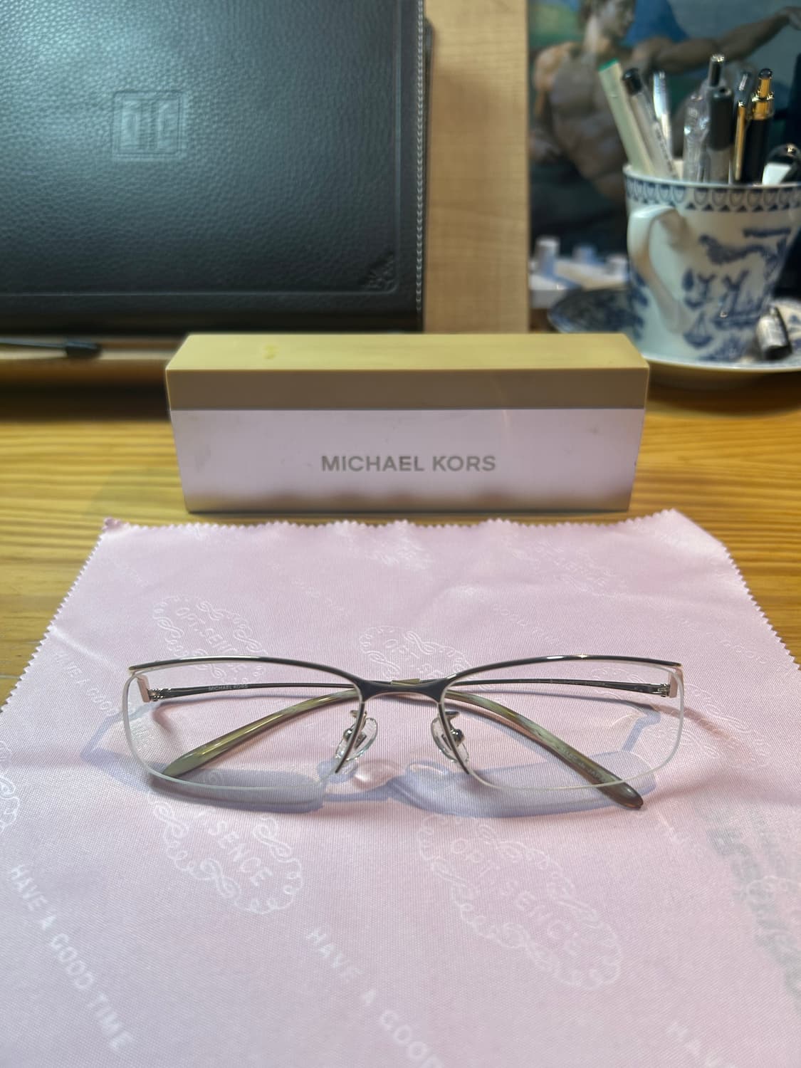 마이클 코어스 티타늄반무테 안경 상품이미지1