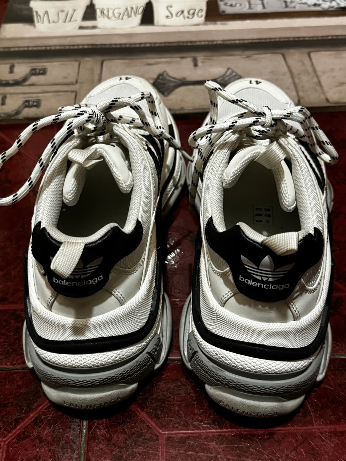 발렌시아가x아디다스 트리플s 상품이미지3