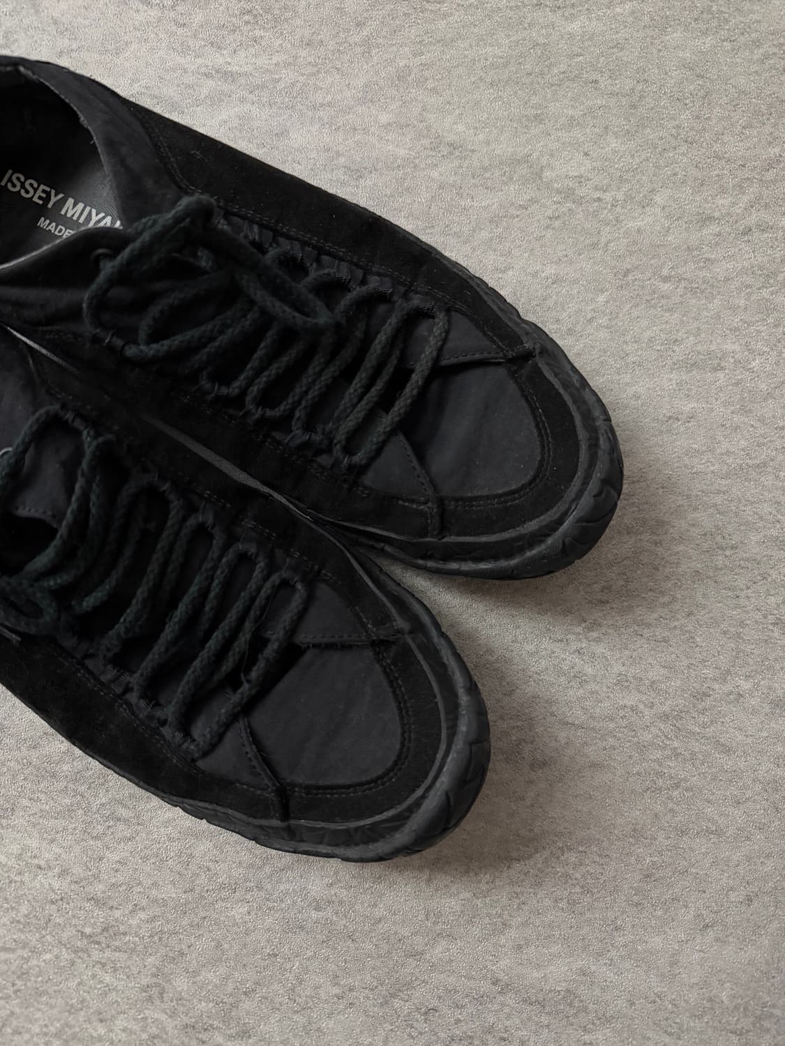 이세이미야케 스니커즈 상품이미지3