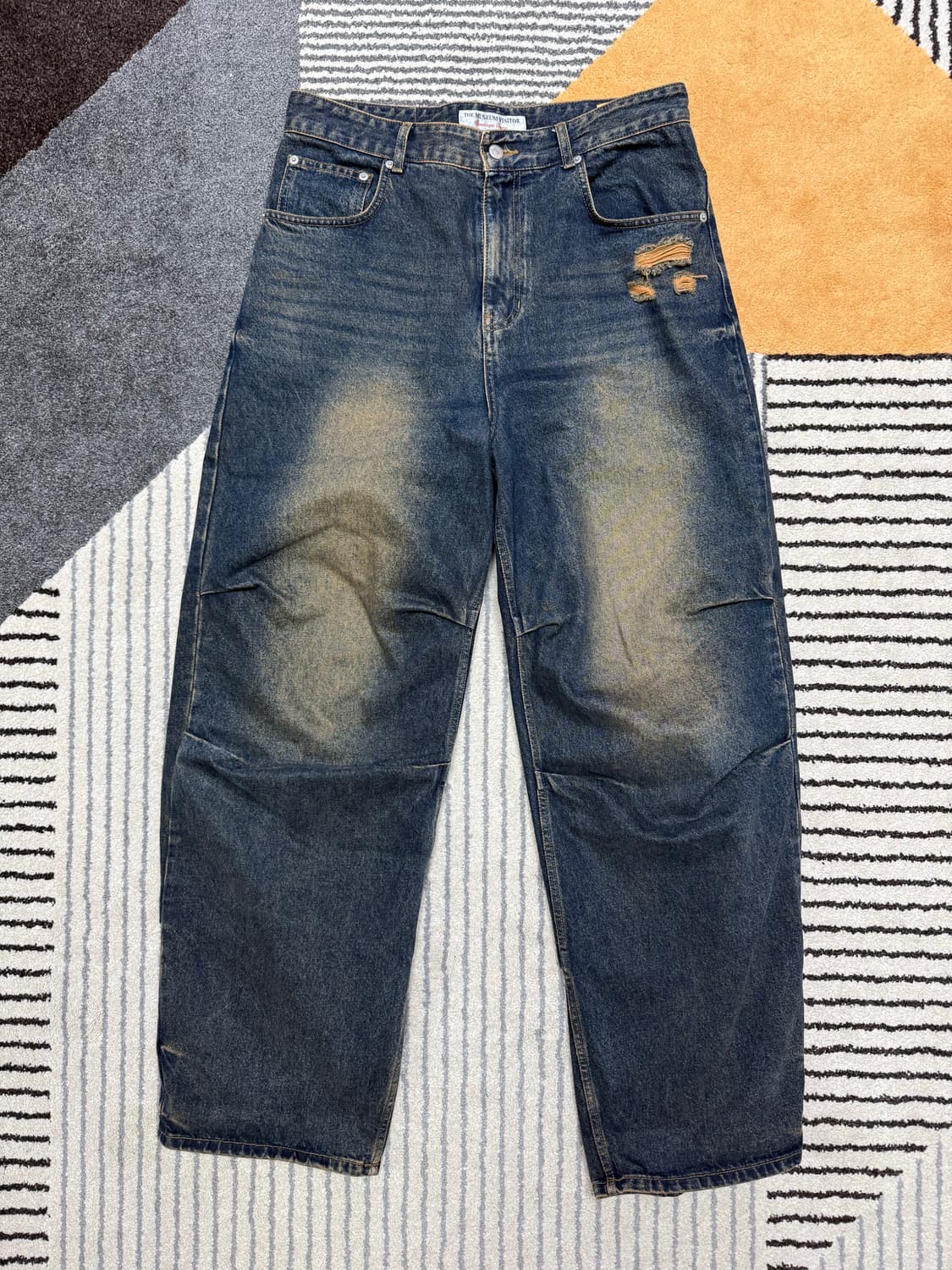 [L] 더뮤지엄비지터 투턱 데님 배기 팬츠 상품이미지1