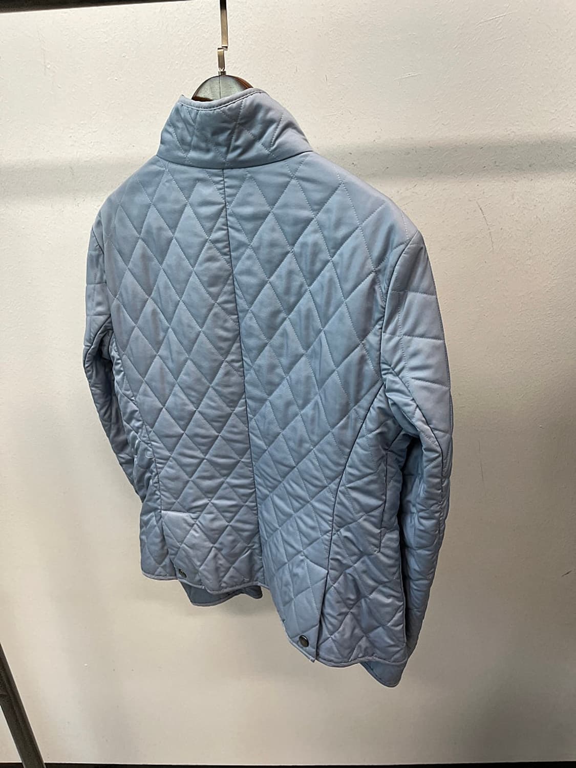 여) 버버리 스카이블루 퀼팅집업  상품이미지4