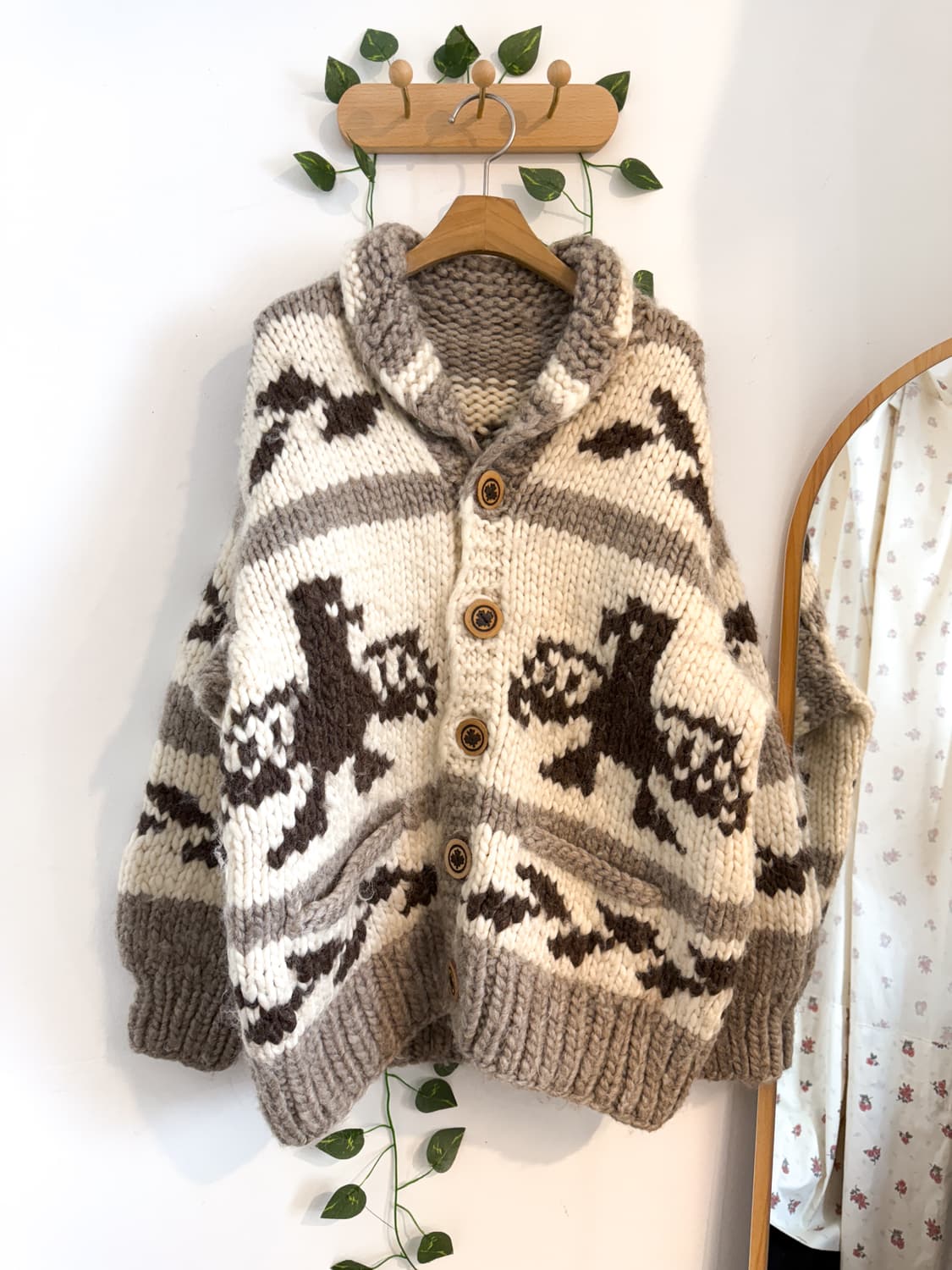 우드 단추 독수리 코위찬 가디건 상품이미지1