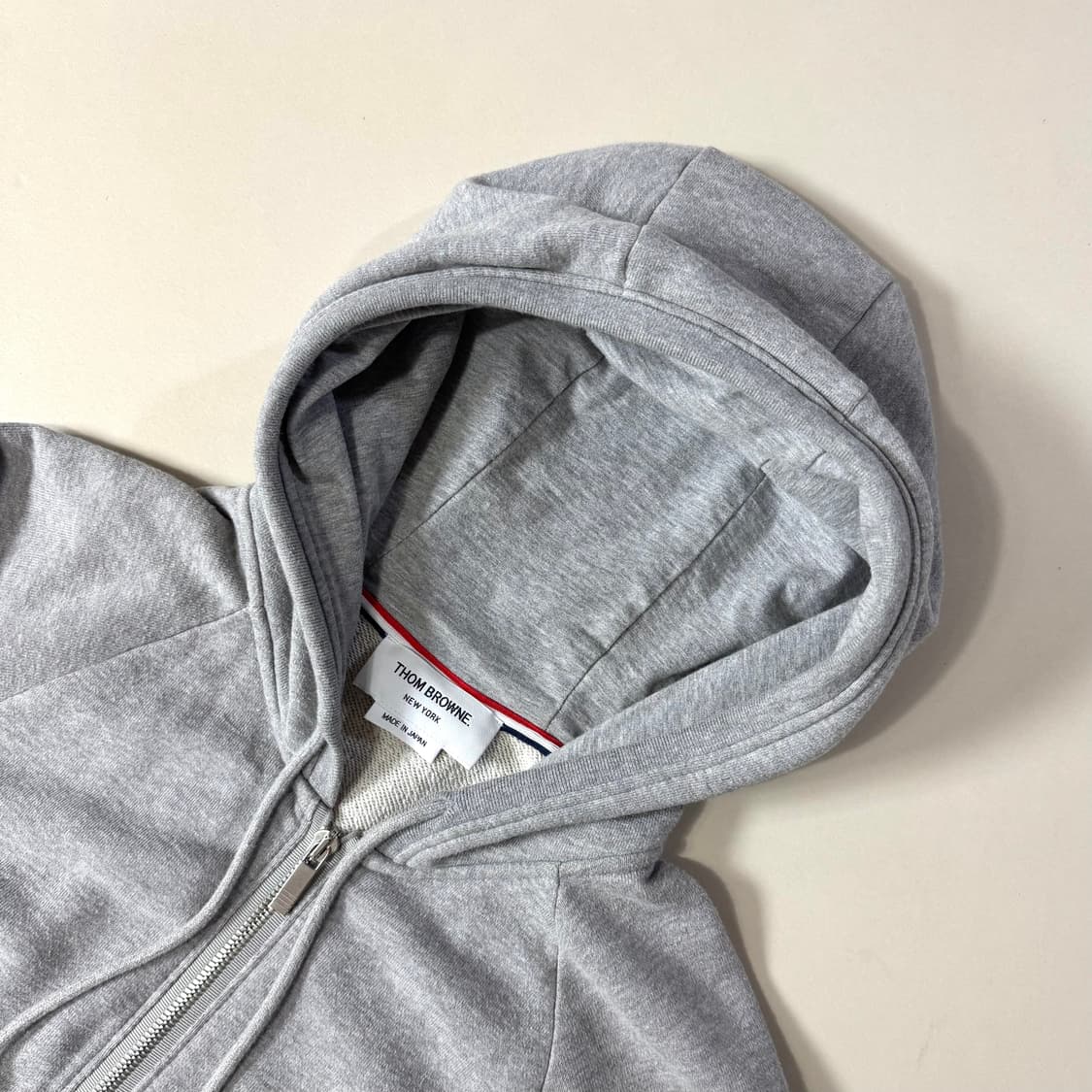 [3/당일출고]톰브라운 사선완장 후드집업 상품이미지2