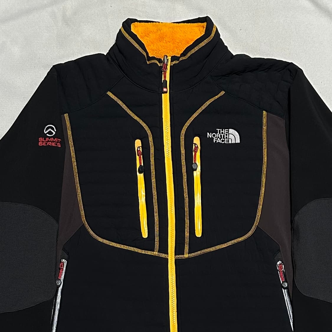 105 노스페이스 써밋 블랙 옐로우 배색 플리스 자켓 상품이미지1