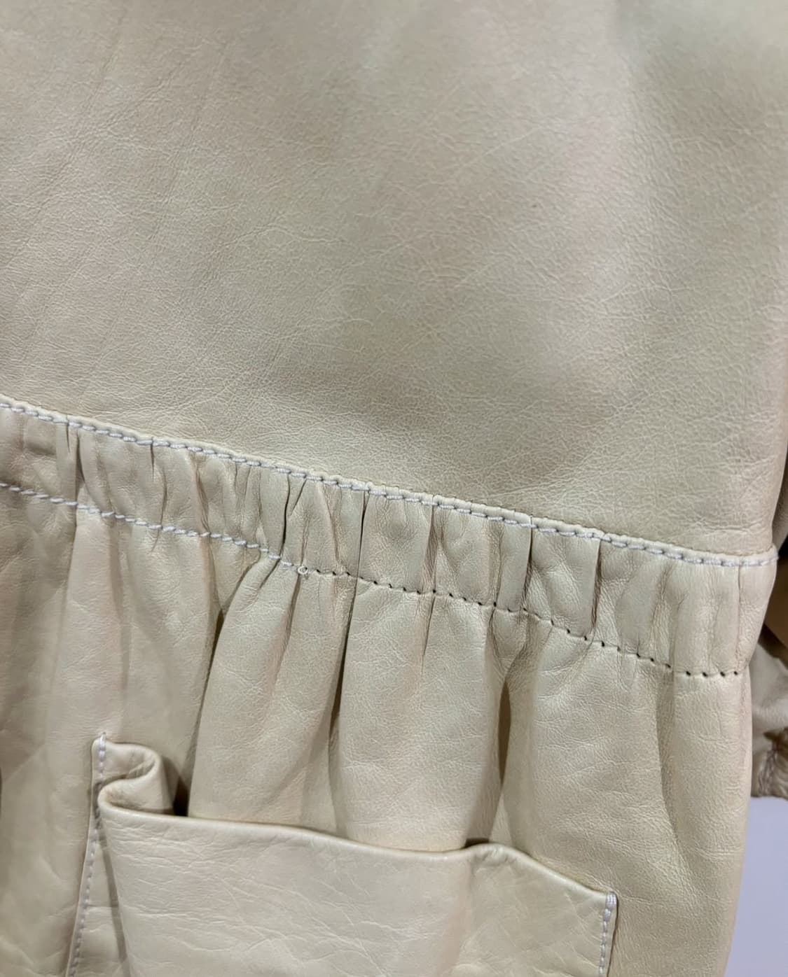 미우미우 레더 자켓 상품이미지6