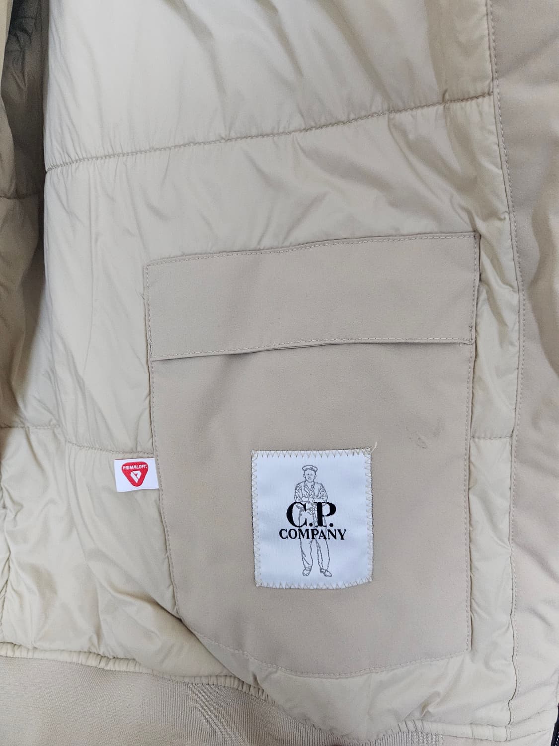 cp컴퍼니 경량 패딩 베이지 L(105) 매장판 상품이미지7