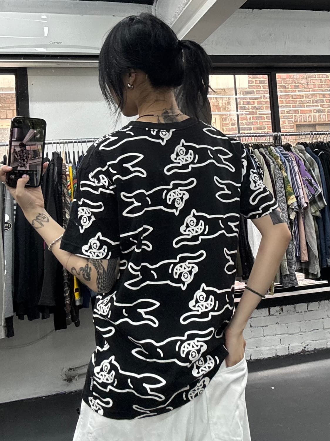 빌리어네어보이즈클럽 러닝독 패턴 티셔츠 상품이미지4