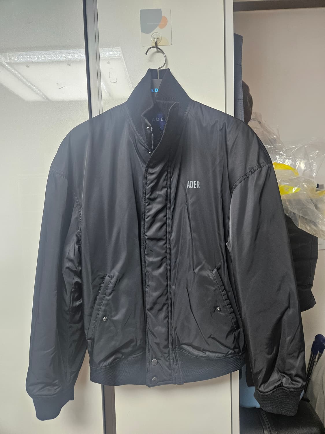 아더에러 mask bomber 자켓 상품이미지2