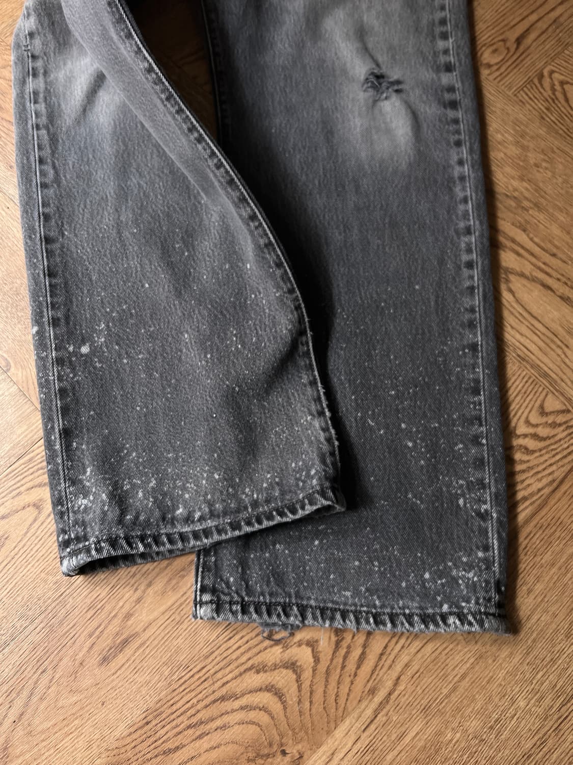 [38]00's 리바이스 501 블랭크탭 빈티지 페이딩 흑청 데님 팬츠 상품이미지7