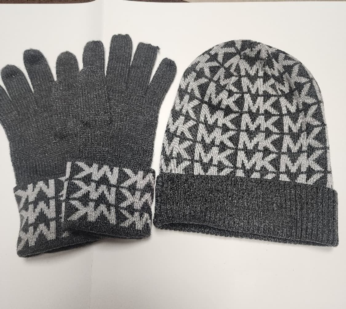 정품 마이클코어스 니트 머플러, 모자, 장갑 3종세트  상품이미지2